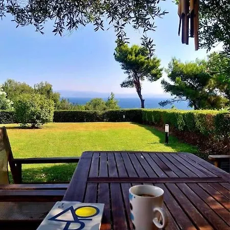 Apartment Garden Bliss With Sea Views, Afytos