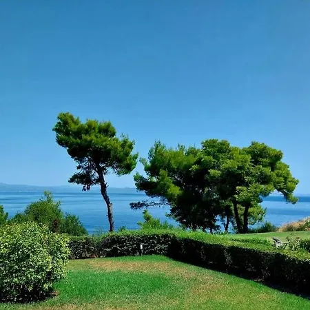 Garden Bliss With Sea Views, Afytos